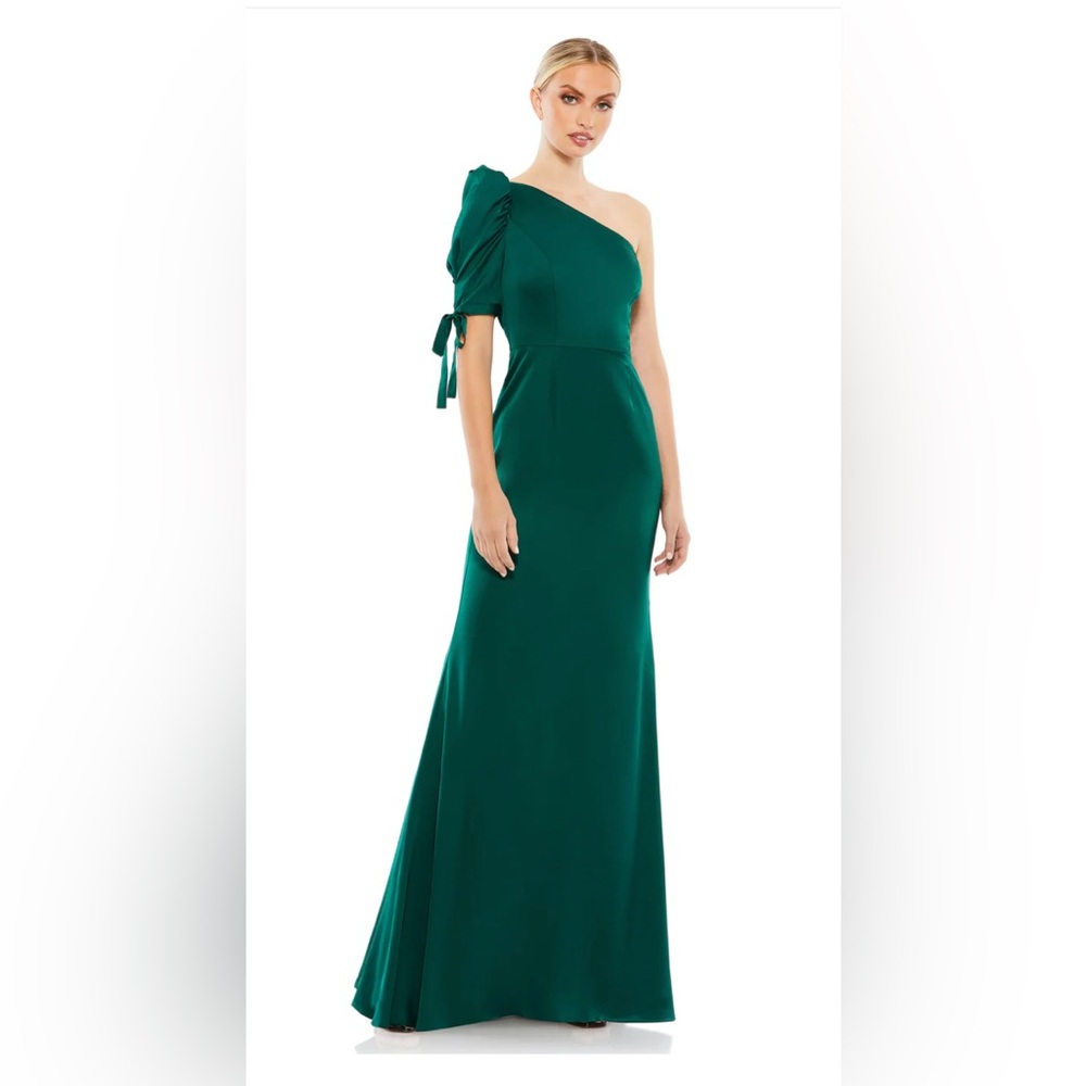 Mac Duggal SATIN ONE SHOULDER PUFF SLEEVE TRUMPET GOWN. 2115